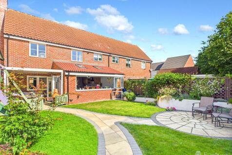 Garden- Mark Stephens EweMove Newmarket and Soham 