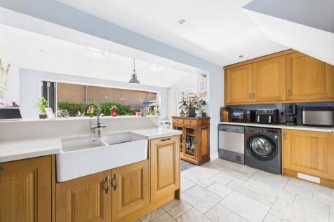 Kitchen- Mark Stephens EweMove Newmarket and Soham