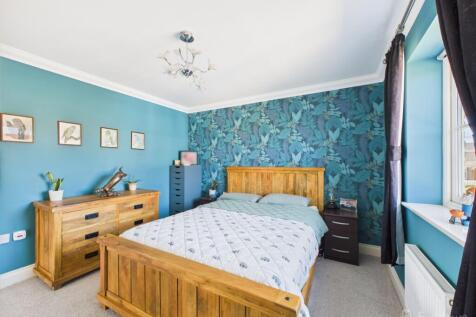 Principal Bedroom- Mark Stephens EweMove Newmarket