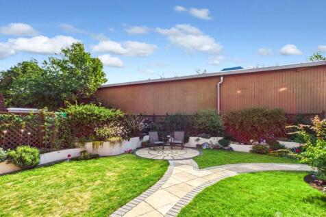 Garden- Mark Stephens EweMove Newmarket and Soham 