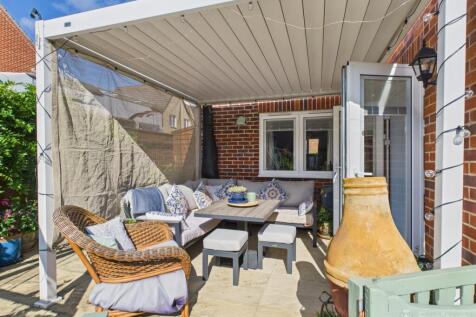 Garden- Mark Stephens EweMove Newmarket and Soham 