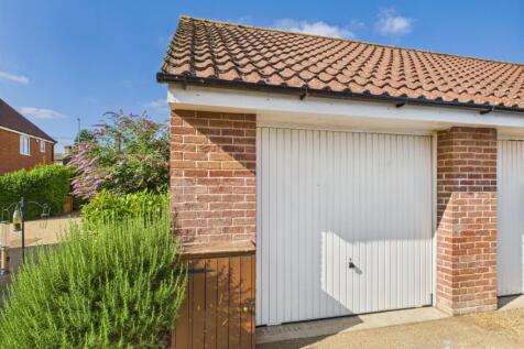 Garage- Mark Stephens EweMove Newmarket and Soham 
