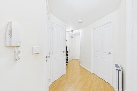 Hallway-Mark Stephens EweMove Newmarket and Soham 
