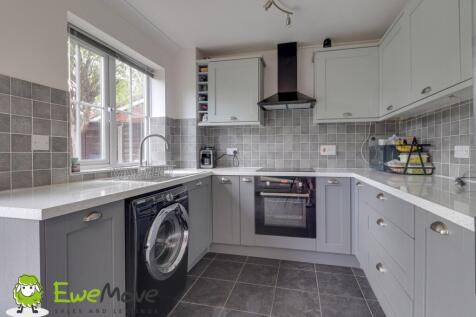 Kitchen Diner at Hawkfields by Ben Brind EweMove S