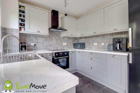 Kitchen Diner at Hawkfields by Ben Brind EweMove S