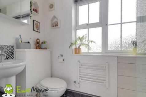 Shower Room at Hawkfields by Ben Brind EweMove Sal