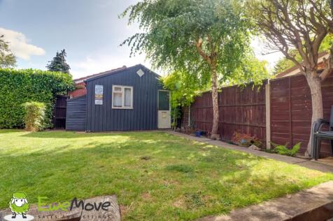 Hawkfields by Ben Brind EweMove Sales &amp; Lettings-2