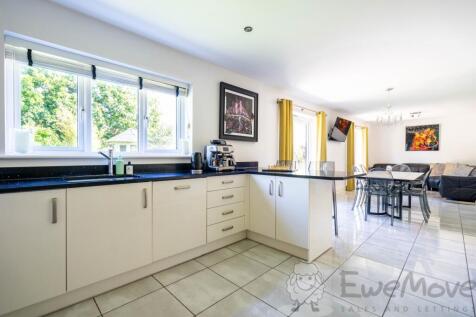 Kitchen-Diner-Family Room