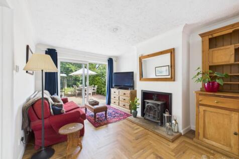 Snug- Mark Stephens EweMove Newmarket and Soham 