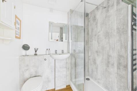 Bathroom- Mark Stephens EweMove Newmarket and Soha