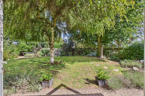 Garden- Mark Stephens EweMove Newmarket and Soham 