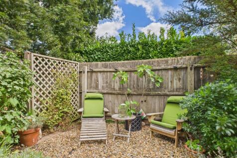 Garden- Mark Stephens EweMove Newmarket and Soham 