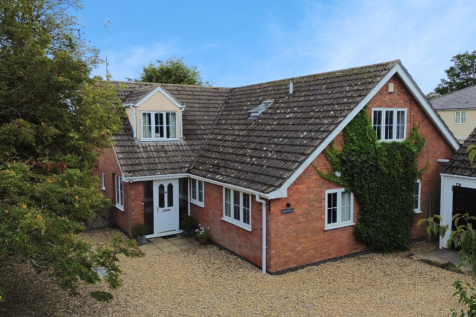Front of House- Mark Stephens EweMove Newmarket an