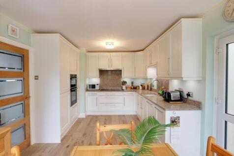 Kitchen 4
