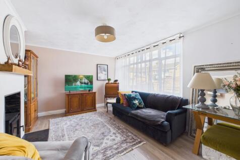 Living Room- Mark Stephens EweMove Newmarket and S