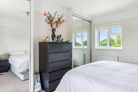 Bedroom 1 (Double)