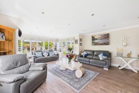 Living Room- Mark Stephens EweMove Newmarket and S