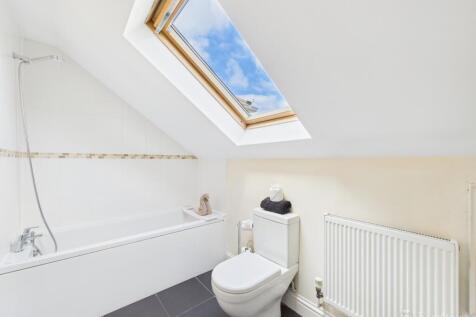 Bathroom- Mark Stephens EweMove Newmarket and Soha
