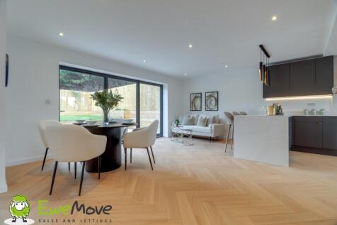 Family Hub at Station Road by Ben Brind EweMove Sa