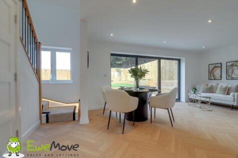 Family Hub at Station Road by Ben Brind EweMove Sa
