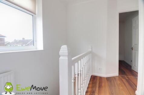 Landing at Culverhouse Road by Ben Brind EweMove S