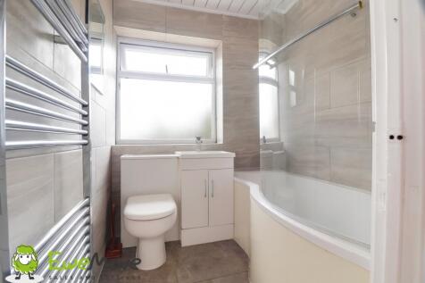 Bathroom at Culverhouse Road  by Ben Brind EweMove