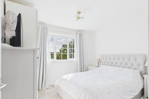 Raven Close - Bed 1 - 1 - EweMove Mildenhall