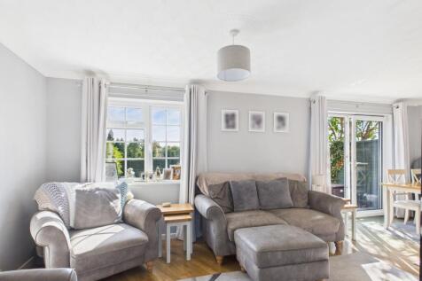 Raven Close - Living - 1 - EweMove Mildenhall