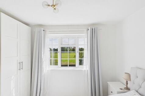 Raven Close - Bed 1 - 2 - EweMove Mildenhall