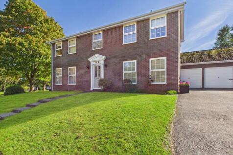 Front-of-House- Mark Stephens EweMove Newmarket an