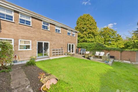 Garden- Mark Stephens EweMove Newmarket and Soham 