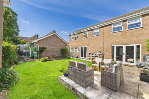 Garden- Mark Stephens EweMove Newmarket and Soham 