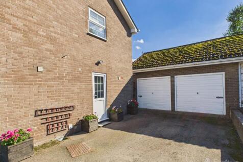 Garage- Mark Stephens EweMove Newmarket and Soham 