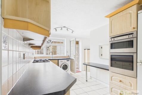 Thetford Road EweMove Mildenhall Kitchen 2
