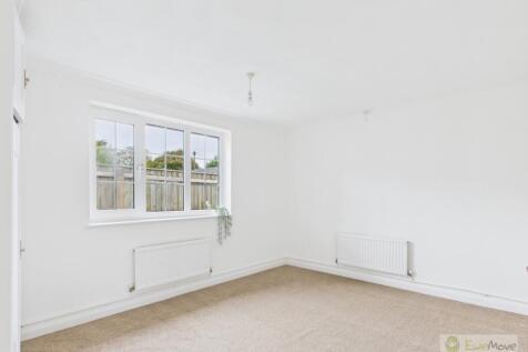 Thetford Road EweMove Mildenhall B1