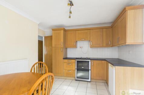 Covey Way EweMove Mildenhall Kitchen 1