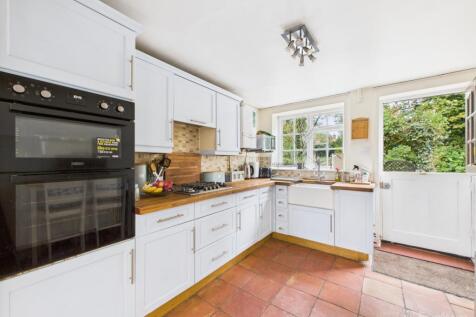 Kitchen- Mark Stephens EweMove Newmarket and Soham