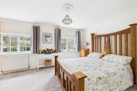 Principal Bedroom- Mark Stephens EweMove Newmarket