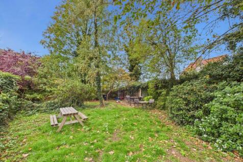 Garden- Mark Stephens EweMove Newmarket and Soham 