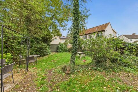 Garden- Mark Stephens EweMove Newmarket and Soham 