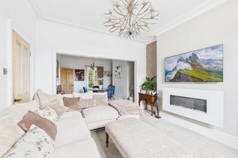 Living Room- Mark Stephens EweMove Newmarket and S