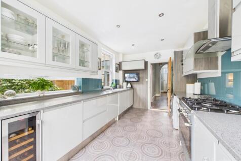 Kitchen- Mark Stephens EweMove Newmarket and Soham