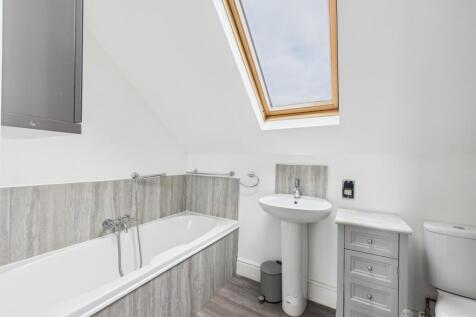Ensuite- Mark Stephens EweMove Newmarket and Soham
