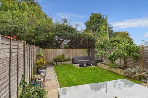 Garden- Mark Stephens EweMove Newmarket and Soham