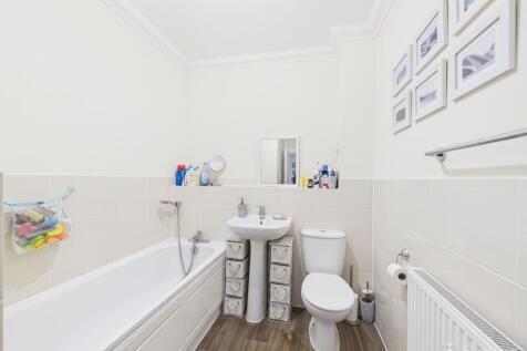 Bathroom- Mark Stephens EweMove Newmarket and Soha