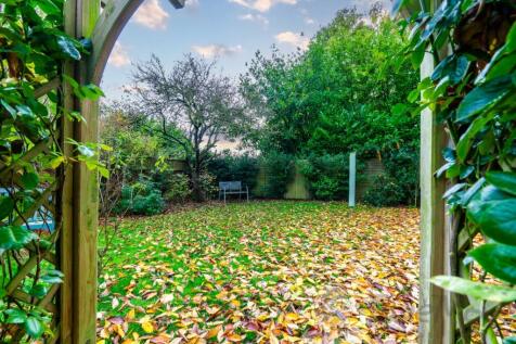 Non-Overlooked Garden