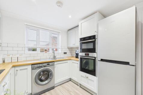 CAM03589G0-PR0085-STILL008