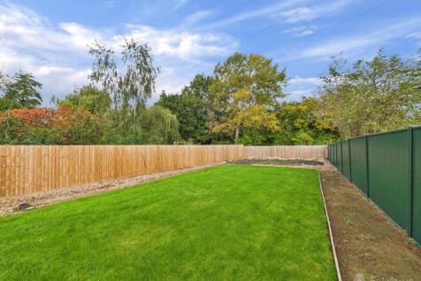 Garden- Mark Stephens EweMove Newmarket and Soham