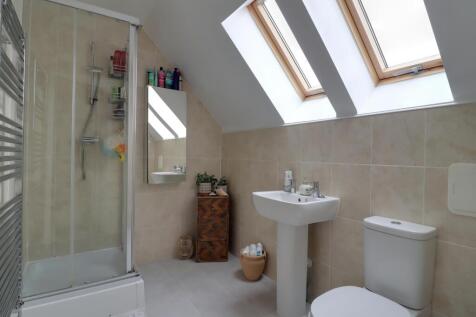 Main Bedroom Ensuite EweMove Swindon South Chris B