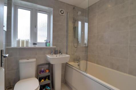Family Bathroom EweMove Swindon South Chris Burns